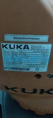 KR120 R2700 a utilisé le robot de KUKA avec le Cabinet enseigne occasion pendante 9,9 nouvelle