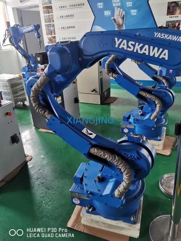 Robot de soudure automatique utilisé d'axe de Yaskawa AR1440 6 et robot rapide et précis de soudure à l'arc électrique avec le contrôleur du robot YRC1000
