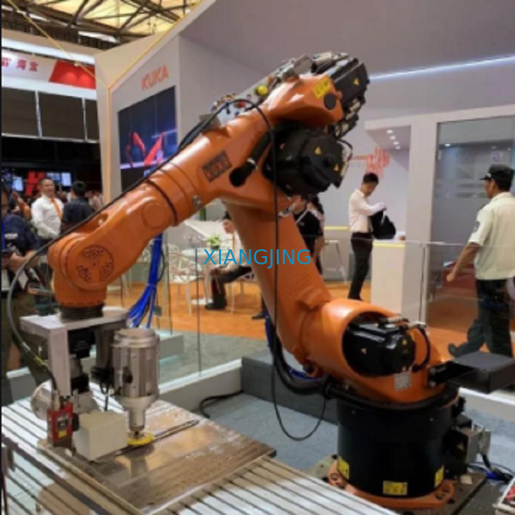 Kr 10 R1420 a utilisé le robot 10kg de Kuka a évalué le bras robotique industriel de charge utile pour des palettes