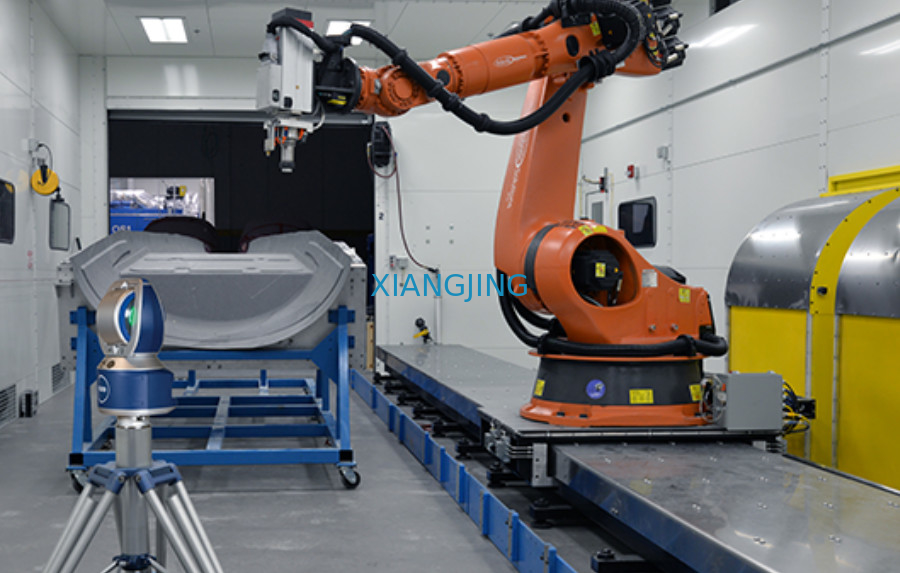 KR120 R2700 a utilisé le robot de KUKA avec le Cabinet enseigne occasion pendante 9,9 nouvelle