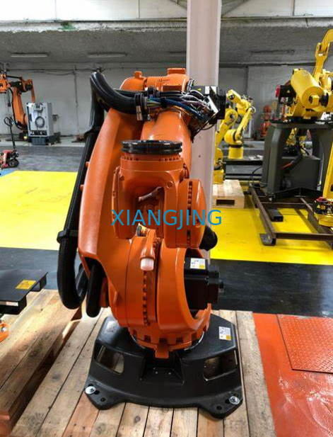 6 FRAIS SUPPLÉMENTAIRES de Kr utilisés industriels 210 de robot de Kuka d'axe R2700 pour de transfert